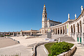 Die Kirche und Heiligtum von Fatima mit dem weltweit größten Kirchenvorplatz, Portugal