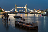 Tower Bridge, Fluss Themse, London, Großbritannien