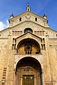 Verona (Italien). Fachada de la Catedral de Verona (Kathedrale von Verona, Kathedrale Santa Maria Matricolare).