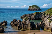 Küste des Atlantischen Ozeans in Barro, Asturien, Spanien.