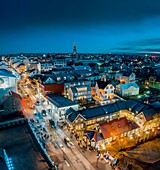 Reykjavik in der Dämmerung, Weihnachtszeit, Island.