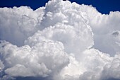 Cumulus Puffy Clouds Gudar Berge Teruel Spanien.