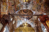 Klosterkirche mit goldener Ikonostase und Fresken im Kloster Moni Agia Zoni, im Osten der Insel Samos in Griechenland
