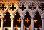 Detail des Dogenpalastes, Piazza San Marco, Venedig, Italien