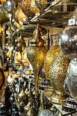 Laternenladen im Souk, Medina, Marrakesch, Marokko, Nordafrika, Afrika