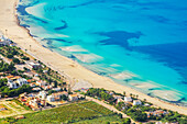 Erhöhte Ansicht von San Vito Lo Capo Dorf und Strand, San Vito Lo Capo, Sizilien, Italien, Mittelmeer, Europa