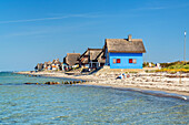 Ferienhäuser am Strand auf der Halbinsel Graswarder bei Heiligenhafen, Schleswig-Holstein, Deutschland