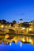 Fluss Tiber und Petersdom, Vatikanstadt, Rom, Latium, Italien, Europa