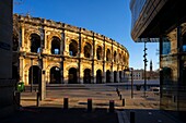 Die Arena von Nimes, römisches Amphitheater, Nimes, Gard, Okzitanien, Frankreich, Europa