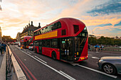 Großbritannien, London, Verkehr auf der Westminster Bridge