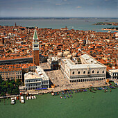 Italien, Venedig, Luftaufnahme des Markusplatzes