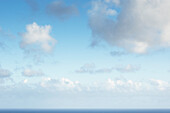 USA, Amerikanische Jungferninseln, St. John, Wolken über dem Karibischen Meer