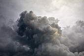 Dramatische Gewitterwolken
