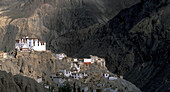Indien, Ladakh, Distrikt Leh, Lamayuru, Buddhistisches Lamayuru-Kloster im Himalaya