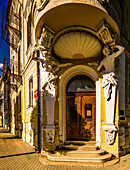 Portal eines Stadthauses in Franzensbad, Frantiskovy Lázne, Tschechische Republik