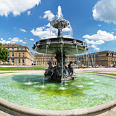 Fountain and New Castle on Schlossplatz Square, Stuttgart, Neckar Valley, Baden-Wurttemberg, Germany, Europe