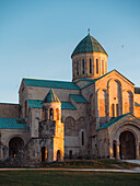 Bagrati-Kathedrale bei Sonnenaufgang, Kutaisi, Imereti, Sakartvelo (Georgia), Zentralasien, Asien