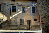 In the picturesque streets of Serralunga d&#39; Alba, Langhe, Piedmont, Italy