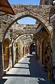 Straße mit Erdbeben unterstützt, Altstadt von Rhodos, UNESCO-Weltkulturerbe, Rhodos, Dodekanes-Inselgruppe, griechische Inseln, Griechenland, Europa
