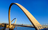 Elizabeth Quay Bridge, eine 20 Meter hohe Hängebrücke, Perth City, Western Australia, Australien, Pazifik