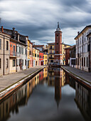 Einer der wichtigsten Kanalstraßen in Comacchio, dem Venedig der Provinz Ferrara, Emilia Romagna, Italien, Europa
