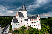 Luftaufnahme von St. Georgen Kirche und Schloss, Stadt Schwarzenberg, Erzgebirge, UNESCO-Weltkulturerbe, Sachsen, Deutschland, Europa
