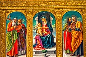 Bartolomeo Vivarinis Gemälde „Madonna, Kind und Heilige“. Kirche Santa Maria Gloriosa dei Frari, San Polo, Venedig, Italien. Kirche fertig Mitte 1400.