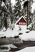 USA, Washington, Mount Baker Snoqualmie National Forest, Mountain cabin, South Fork Snoqualmie River.