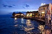 Abends am Ufer des Ohridsee in Ohrid, Nordmazedonien