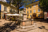 Nepomuk-Brunnen am Kreuzplatz, Bad Ischl, Oberösterreich, Österreich