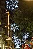 Weihnachtsschmuck auf der Piazza Sant' Oronzo, Lecce, Salento, Apulien, Italien