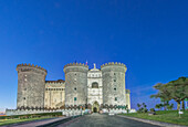 Italien, Neapel, Castel Nuovo (Maschio Angioino) im Morgengrauen