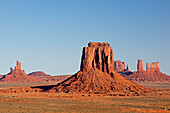 Arizona, Monument Valley, East Mitten Butte und Castle Butte, Blick vom Artist's Point