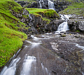 Das Tal von Saksun, eine der Hauptattraktionen der Färöer Inseln. Die Insel Streymoy, eine der beiden großen Inseln der Färöer Inseln im Nordatlantik. Europa, Nordeuropa, Dänemark, Färöer Inseln