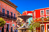 Plaza Del Baratillo, Baratillo Square, Fountain, colorful buildings, Guanajuato, Mexico