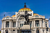 Pegasus statue in front of Palacio de Bellas Artes, Mexico City, Mexico. Statue by Agusti Querol Subirats. Artes built in 1932.