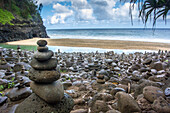 Hawaii, Kalalau Trail, Kauai, Napali, Napali Coast State Park, rock cairns