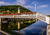 Kurbrücke über die Lahn und Quellenturm, Bad Ems, Rheinland-Pfalz, Deutschland
