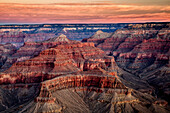 USA, Arizona, Grand Canyon National Park, Dawn from between Hopi Point and Powell Point