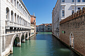 Rio di Ca 'Foscari heading towards the Grand Canal, Venice, Veneto, Italy.