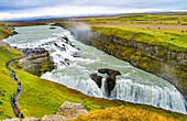 Enormer Wasserfall Gullfoss Golden Falls Golden Circle, Island. Einer der größten Wasserfälle in Europa.
