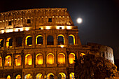 Details zum großen Mond des Kolosseums, Rom, Italien, erbaut von Vespacian