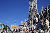 Marienplatz mit dem Neuen Rathaus und der Mariensäule, München, Oberbayern, Bayern, Deutschland