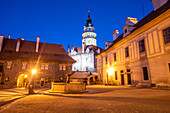 Schloss in Cesky Krumlov, Südböhmen, Tschechien am Abend