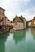 Altstadt Vieille Ville von Annecy mit dem Fluss Thiou, Annecy, Haute-Savoie, Auvergne-Rhône-Alpes, Frankreich