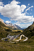 Berggruppe Pale di San Martino. Passo Rolle, Dorf San Martino di Castrozza, Bezirk Trento, Trentino Alto Adige, Italien
