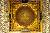 Kuppel im Botschaftersaal Salón de Embajadores, Königspalast Alcázar, Sevilla Andalusien, Spanien  