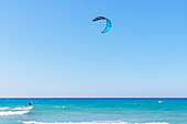 Kitesurfen, Strand von Episkopi, Rethymno, Kreta, griechische Inseln, Griechenland