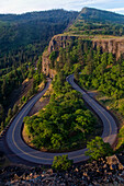 USA, Oregon, Columbia River Gorge. Hairpin curve on road