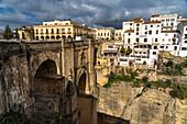 Puente Nuevo New bridge over Tajo de Ronda gorge and La Ciudad old town, Ronda, Andalusia, Spain